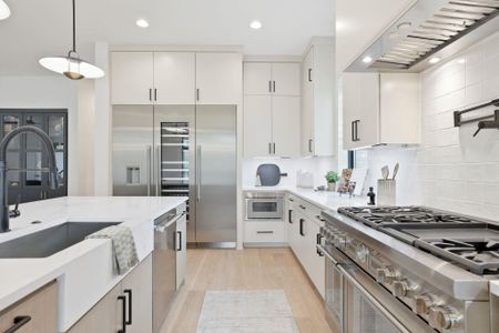 New construction Single-Family house 2605 Forest Bend Dr, Austin, TX 78704 - image 6