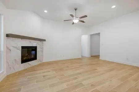 New construction Single-Family house 180 Buffalo Blvd, Rhome, TX 76078 plan 1530 - image 18