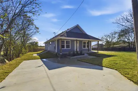New construction Single-Family house 214 W Madison St, Hillsboro, TX 76645 - image