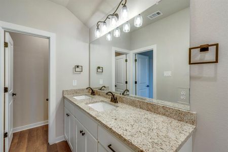 New construction Townhouse house 913 Cooksey Ct, Unit A,B, Grandview, TX 76050 null- photo 20 20