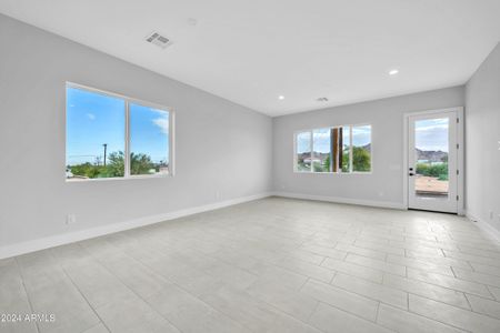 New construction Single-Family house 13245 N 19Th Way, Phoenix, AZ 85022 - photo 5 5