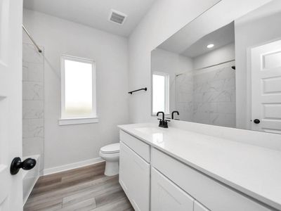 New construction Single-Family house 71 Leon Wy, Dayton, TX 77535 plan The Everett C, 3-Car Garage - image 5
