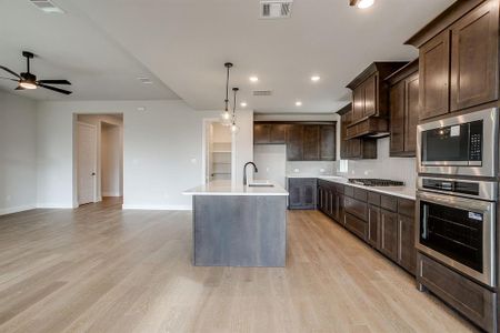 New construction Single-Family house 7349 Saker St, Fort Worth, TX 76179 plan Reagan - image 9