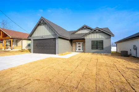 New construction Single-Family house 350 E Travis St, Dublin, TX 76446 - image