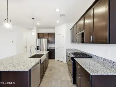 New construction Single-Family house 19395 N Barano Dr, Maricopa, AZ 85138 plan Holly - image 8