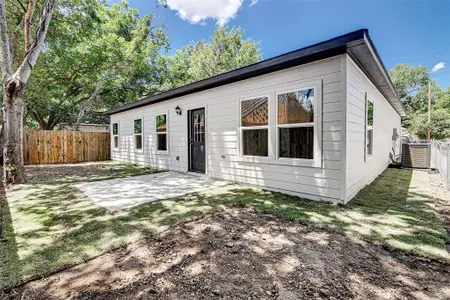 New construction Single-Family house 2515 Birdell Ct, Fort Worth, TX 76105 - image 2