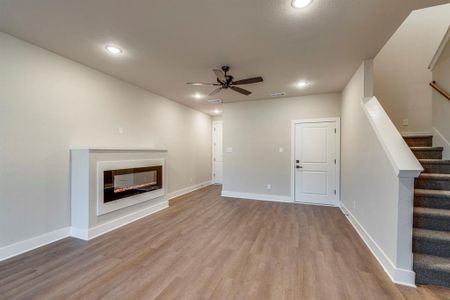 New construction Townhouse house 913 Cooksey Ct, Unit A,B, Grandview, TX 76050 null- photo 5 5