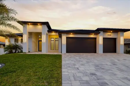 New construction Single-Family house 2220 Sw 50Th Ln, Cape Coral, FL 33914 - image