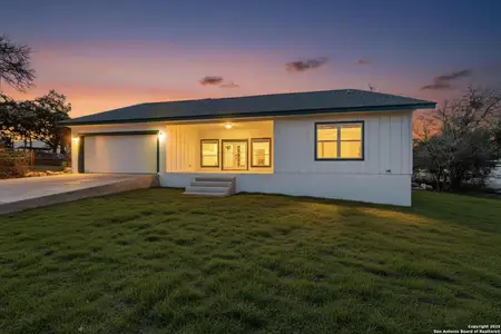 New construction Single-Family house 514 Contour, Spring Branch, TX 78070 - image