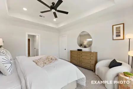 New construction Single-Family house 71 Leon Wy, Dayton, TX 77535 plan The Everett C, 3-Car Garage - image 6