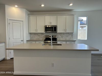 New construction Single-Family house 20558 N 226Th Dr, Surprise, AZ 85387 null- photo 3 3