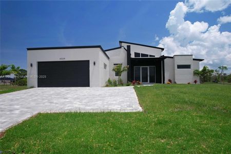 New construction Single-Family house 4009 W Jacaranda Pkwy, Cape Coral, FL 33993 - image