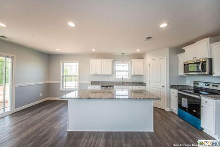 New construction Single-Family house 183 Lost Maples Wy, Marion, TX 78124 plan Franklin - image 6