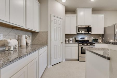 New construction Single-Family house 5907 Grantgrala Dr, Katy, TX 77493 - image 4