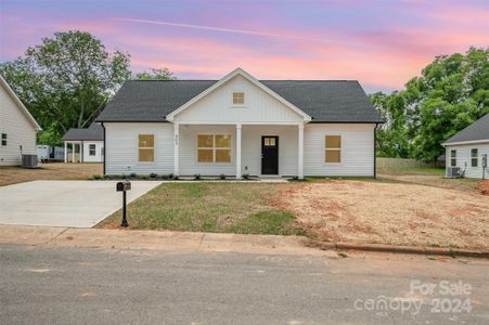 New construction Single-Family house 403 W 1St Street, Cherryville, NC 28021 - photo 0