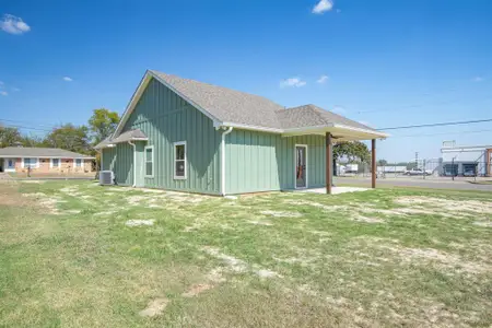 New construction Single-Family house 224 Middle St, Sulphur Springs, TX 75482 - image