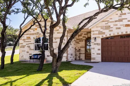 New construction Single-Family house 2108 Athens Ave, Kerrville, TX 78028 - image