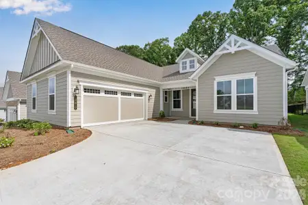 New construction Single-Family house 13417 Cozy Ct, Charlotte, NC 28215 - image