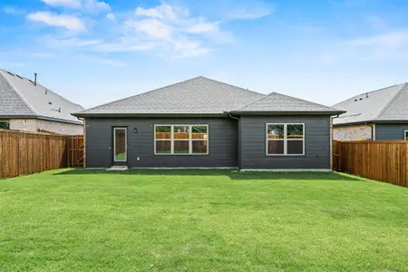 New construction Single-Family house 3300 Goshawk Dr, Denton, TX 76208 plan Trenton - image 2
