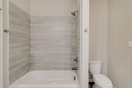 New construction Single-Family house 1005 E Tucker St, Fort Worth, TX 76104 - image 14