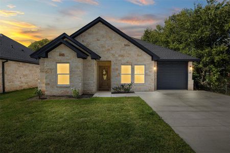 New construction Single-Family house 329 Rogers St, McGregor, TX 76657 - image