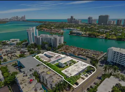 New construction Townhouse house 10190 E Bay Harbor Dr, Unit 13, Bay Harbor Islands, FL 33154 - image