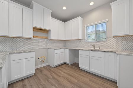 New construction Single-Family house 304 Emerald Thicket Ln, Huffman, TX 77336 - image 9