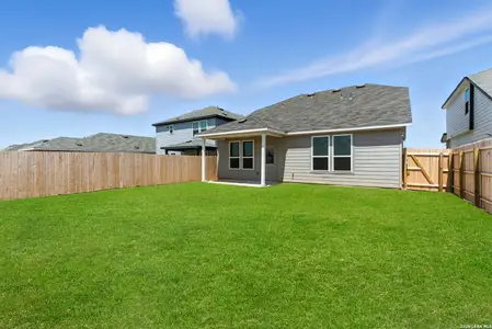 New construction Single-Family house 1203 Los Mochis Ave, Converse, TX 78109 plan Dinero - image 2