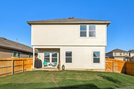 New construction Single-Family house 116 Middle Grn, Floresville, TX 78114 null- photo 0