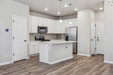 New construction Townhouse house 468 Millwall Cir, Castle Pines, CO 80108 Sonoma- photo 15 15