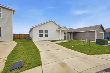 New construction Single-Family house 11507 Field Briar, Converse, TX 78109 plan Chappell - image