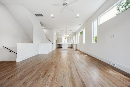 New construction Single-Family house 4229 Gibson St, Houston, TX 77007 - image 18