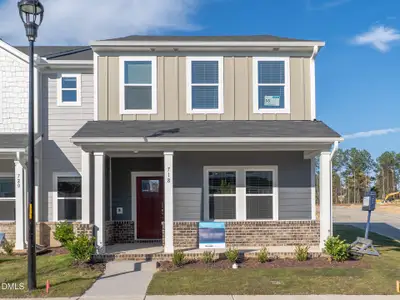New construction Townhouse house 718 Chandler Stone Dr, Zebulon, NC 27597 plan Lakewood - image