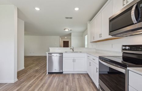 New construction Single-Family house 13607 Anchor Wy, San Antonio, TX 78245 null- photo 17 17