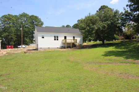 New construction Single-Family house 802 S Parrish St, Lillington, NC 27546 null- photo 2 2