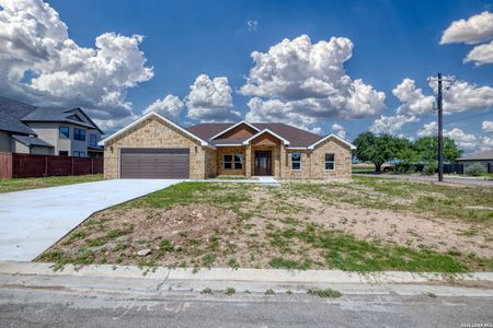 New construction Single-Family house 2 Hope Pl, Uvalde, TX 78801 - image