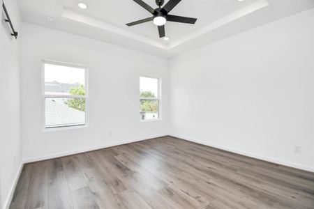 New construction Single-Family house 122 Edgewood Street, Houston, TX 77011 - photo 11 11