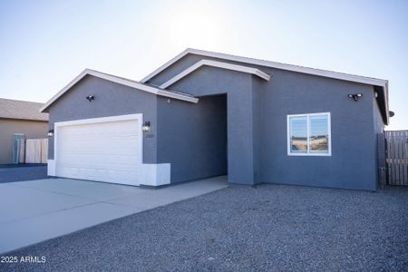 New construction Single-Family house 21605 W Laura St, Wittmann, AZ 85361 - image