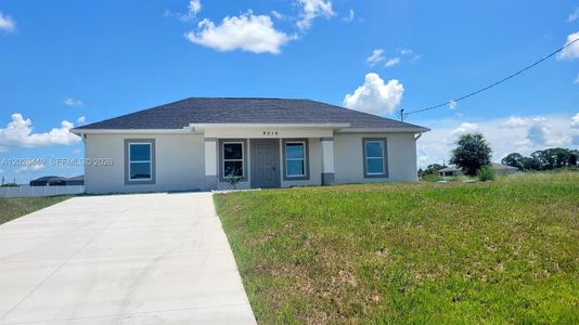 New construction Single-Family house 9019 E Crow Cir, Labelle, FL 33935 - image
