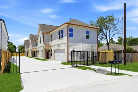 New construction Single-Family house 6117 Haight St, Houston, TX 77028 - image