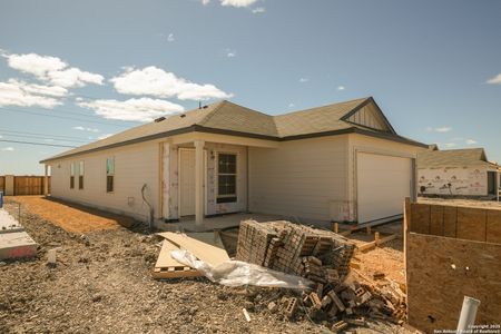 New construction Single-Family house 1548 Golden Wheat, New Braunfels, TX 78130 null- photo 12 12