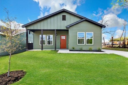 New construction Single-Family house 1832 E Broadway Ave, Fort Worth, TX 76104 - image