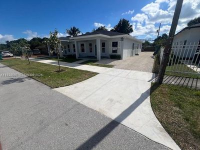 New construction Triplex house 10210 Sw 170Th Ter, Miami, FL 33157 - image