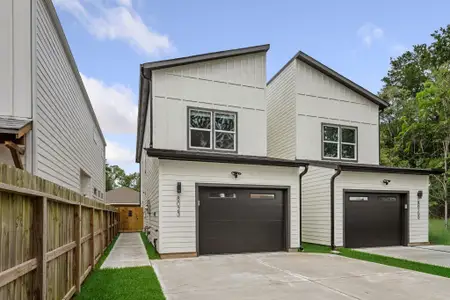 New construction Single-Family house 8023 Easter St, Houston, TX 77088 - image