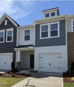 New construction Townhouse house 950 Kensley Grove Ln, Fuquay Varina, NC 27526 - image