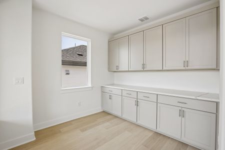 New construction Single-Family house 2014 Kit Cir, Austin, TX 78758 plan Silverton - image 9