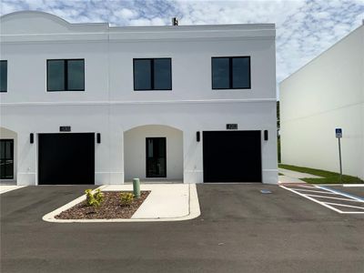 New construction Townhouse house 4363 Cambio Gardens Ct, Tampa, FL 33610 - image