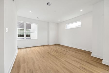 New construction Single-Family house 1636 W Tidwell Rd, Houston, TX 77091 null- photo 6 6