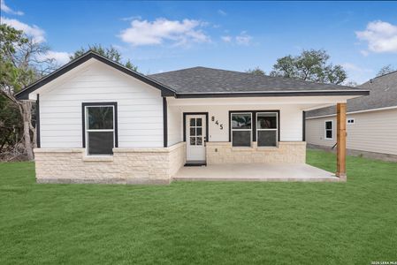 New construction Single-Family house 845 Tee Dr, Spring Branch, TX 78070 - image