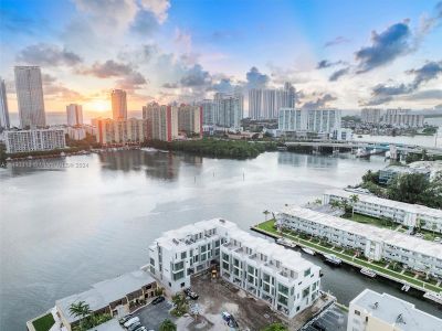 New construction Townhouse house 4002 Ne 167 St, North Miami Beach, FL 33160 Aura - photo 9 9